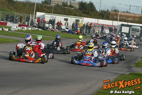 Groot startveld bij de Rotax Max Senioren